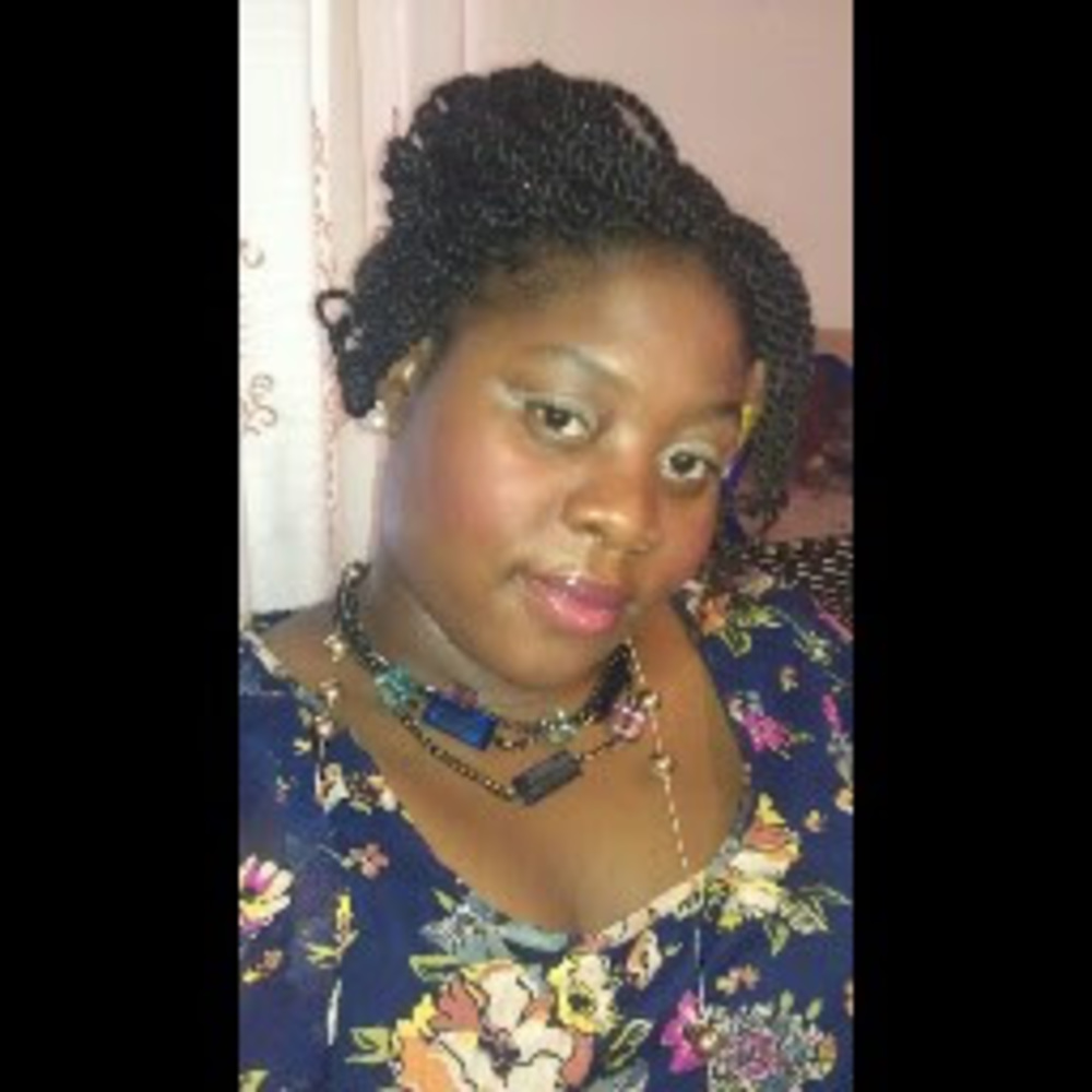 Meet your Posher, Lauralee